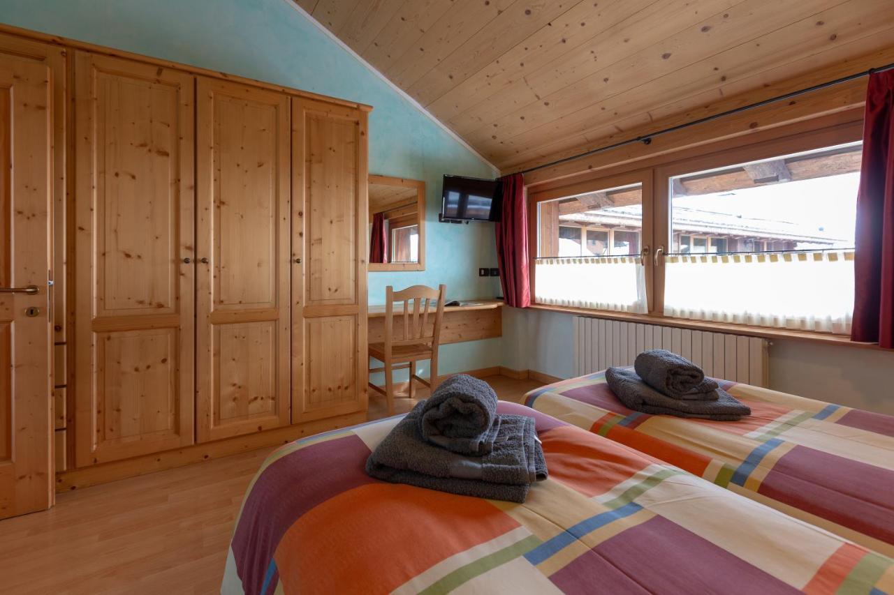 La Grolla Rooms & Apartments Livigno Exterior photo